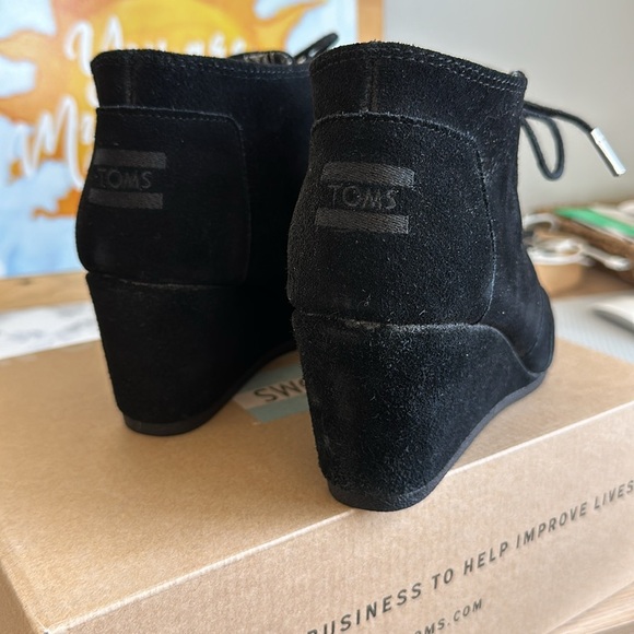 Tom’s suede wedge bootie - Picture 2 of 5
